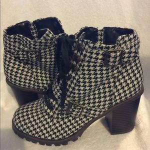 Dolce Vita Boots Houndstooth